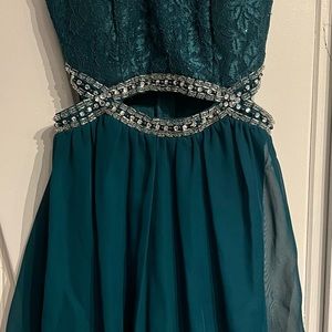 Emerald green size 5